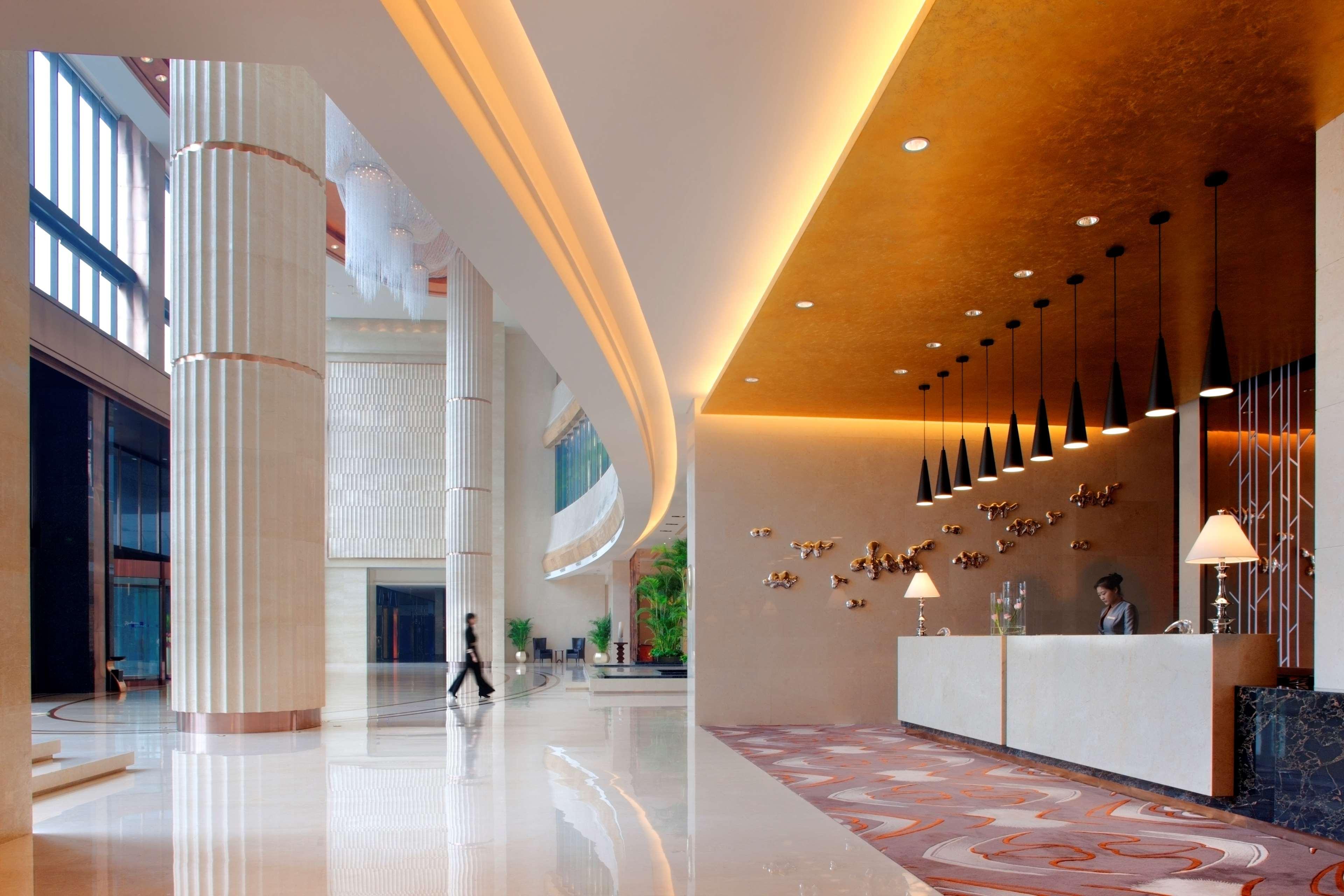 Radisson Blu Plaza Chongqing - Free 2 Bottle Of Local Beer Per Room During Stay Interiér fotografie