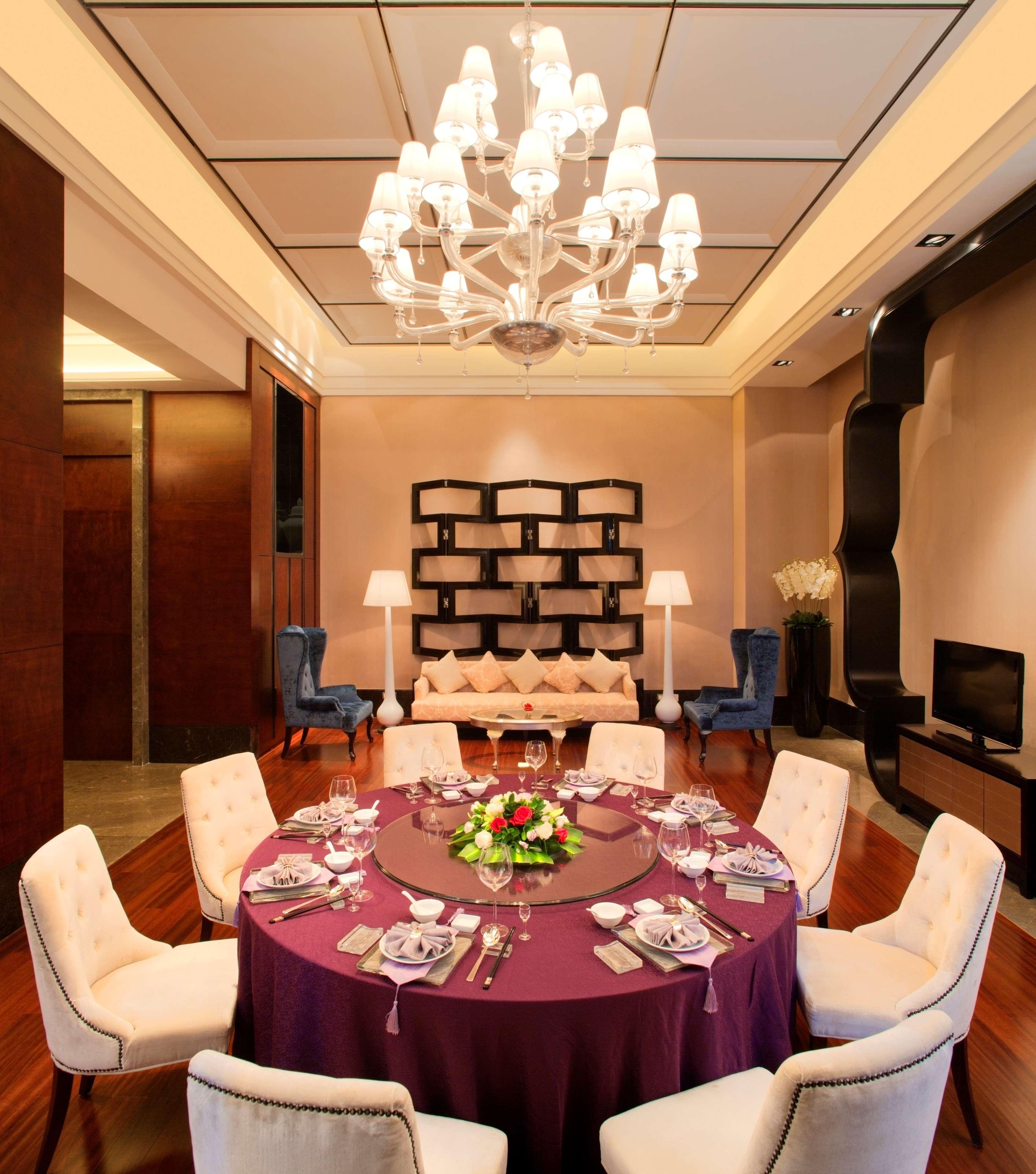 Radisson Blu Plaza Chongqing - Free 2 Bottle Of Local Beer Per Room During Stay Exteriér fotografie