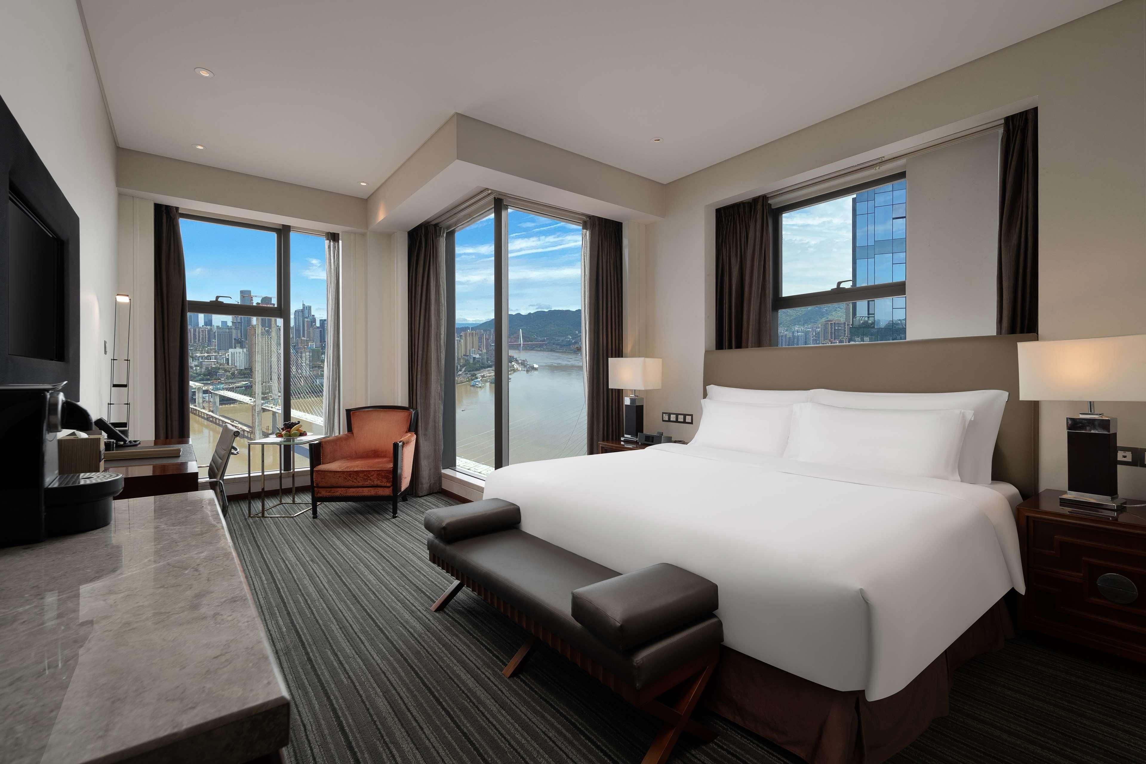 Radisson Blu Plaza Chongqing - Free 2 Bottle Of Local Beer Per Room During Stay Exteriér fotografie