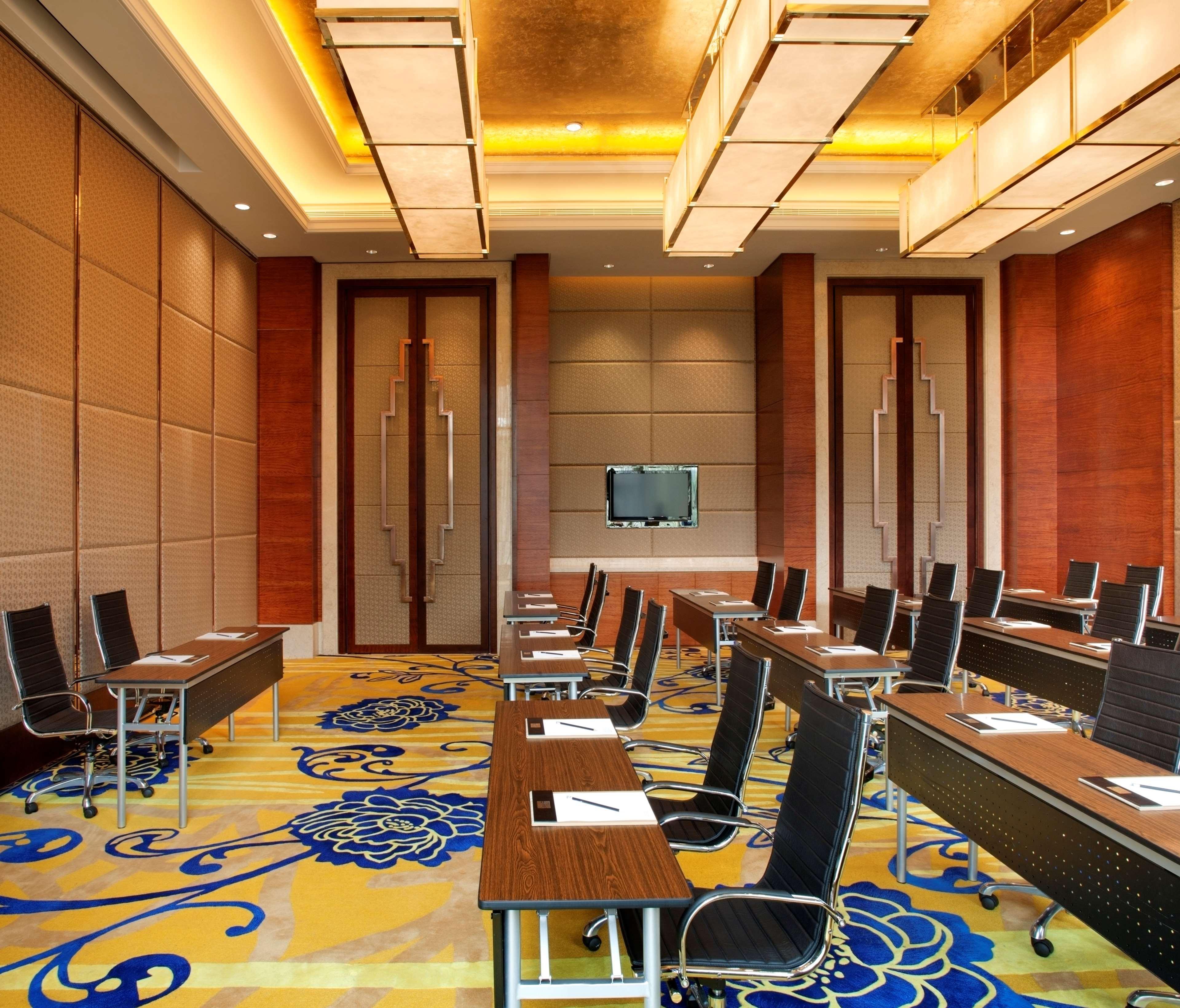 Radisson Blu Plaza Chongqing - Free 2 Bottle Of Local Beer Per Room During Stay Exteriér fotografie