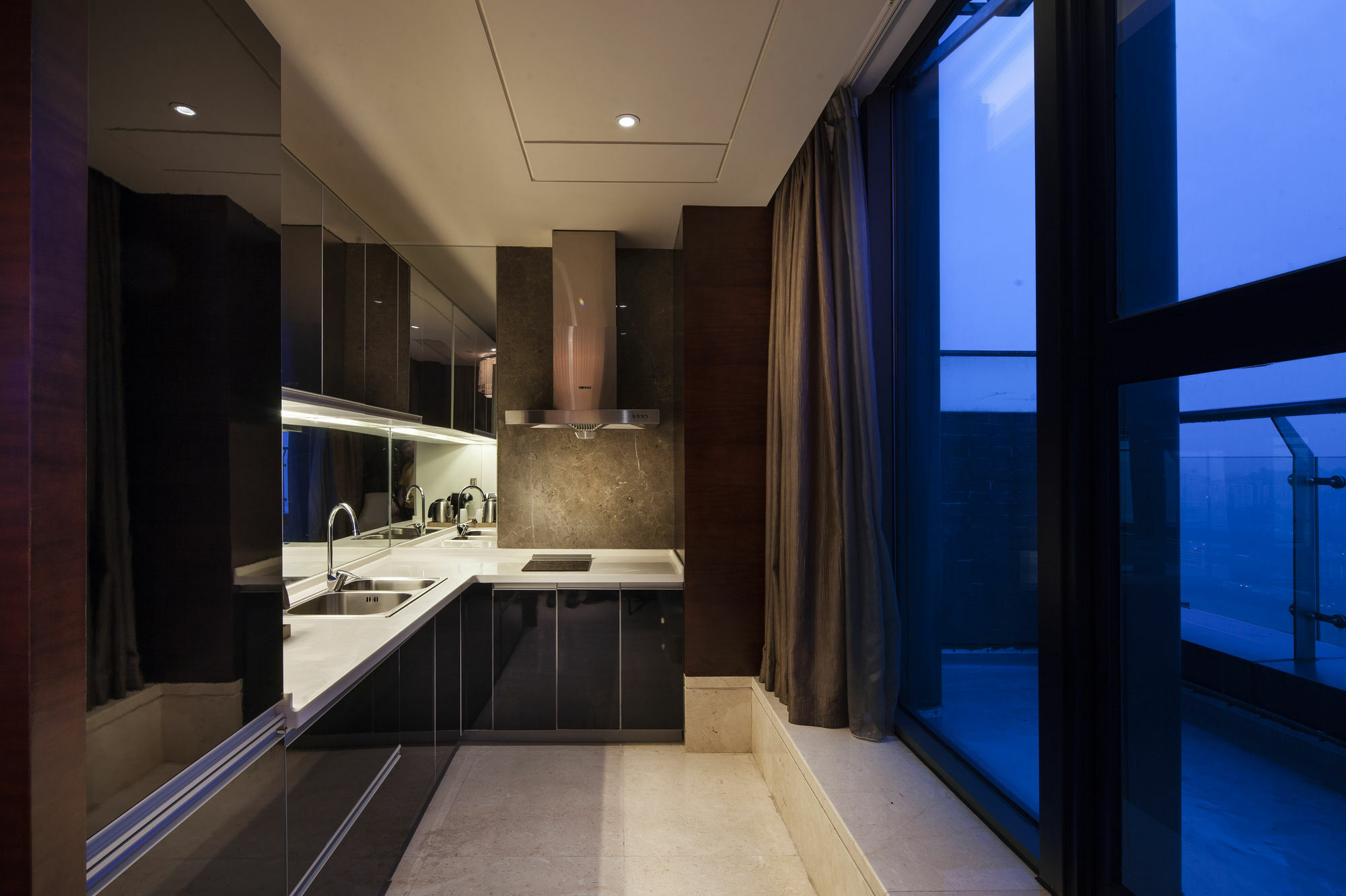 Radisson Blu Plaza Chongqing - Free 2 Bottle Of Local Beer Per Room During Stay Exteriér fotografie