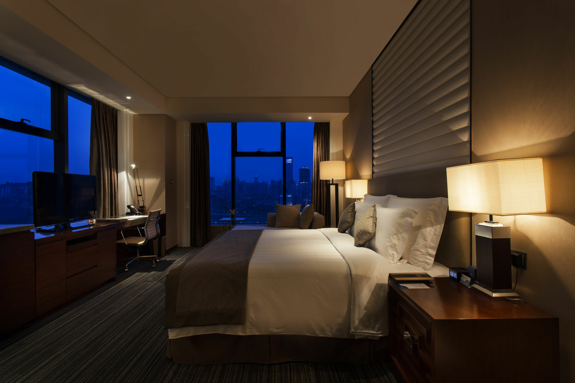Radisson Blu Plaza Chongqing - Free 2 Bottle Of Local Beer Per Room During Stay Exteriér fotografie