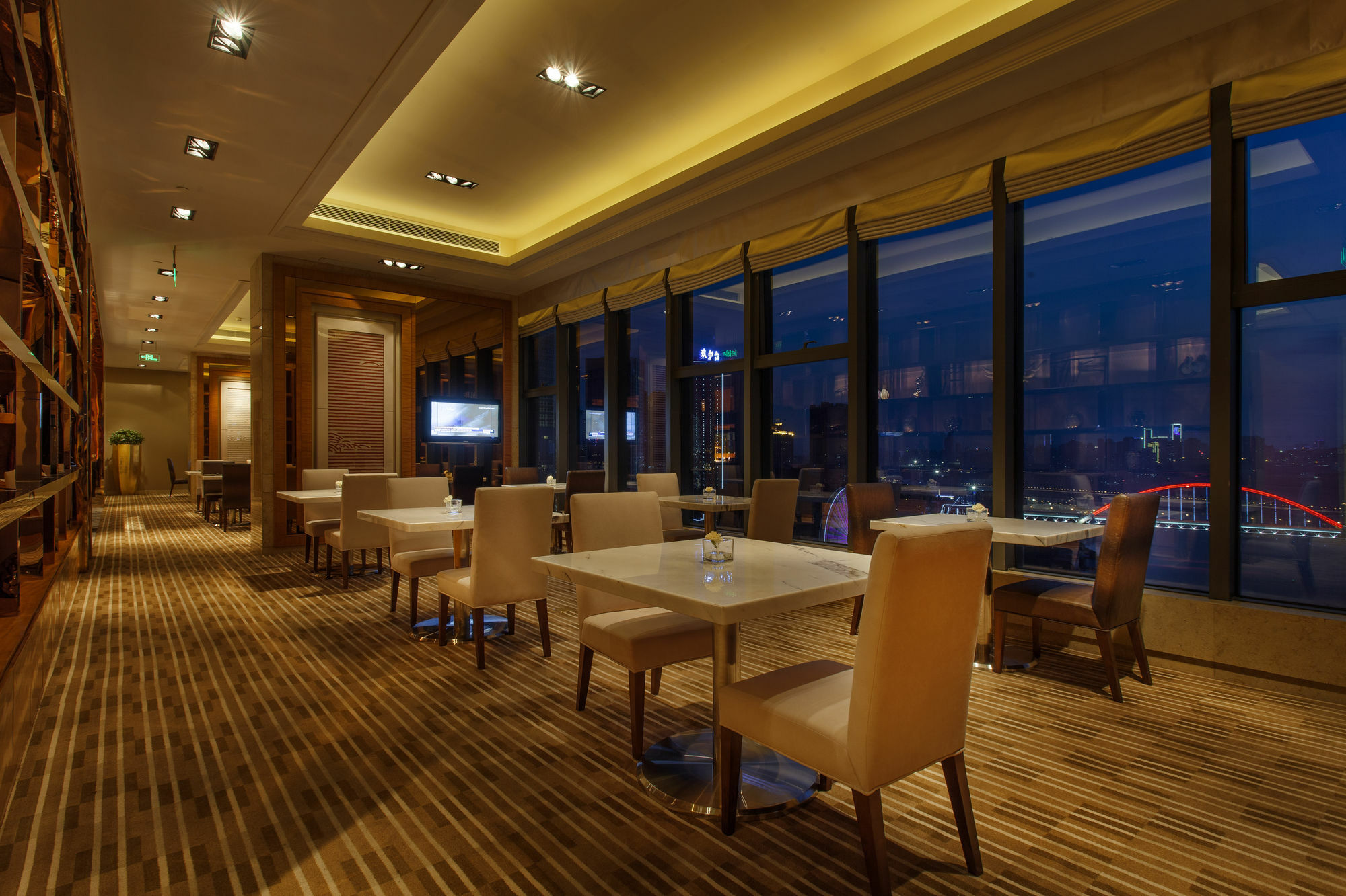 Radisson Blu Plaza Chongqing - Free 2 Bottle Of Local Beer Per Room During Stay Exteriér fotografie